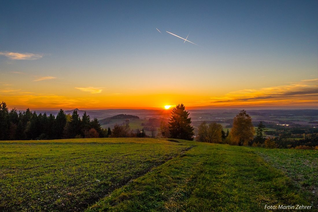 Foto: Martin Zehrer - Der Blick von Godas aus zum Horizont in Richtung Creußen/Bayreuth. Nur noch ein paar Minuten und die Sonne ist runter... Gemacht am 17. Oktober 2017! 