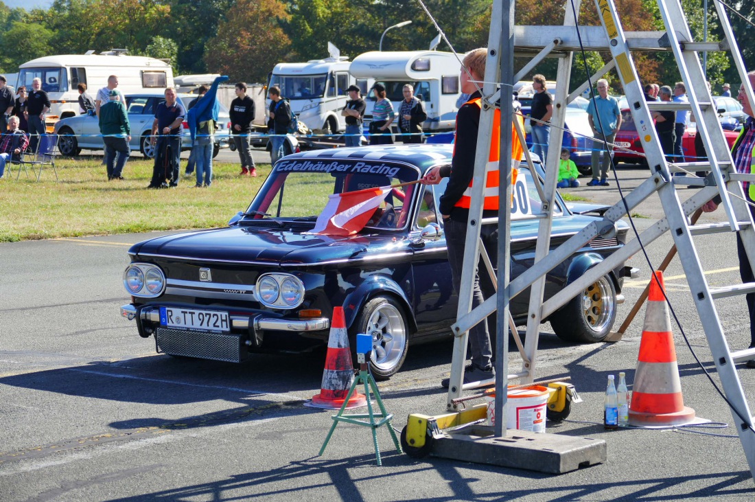 Foto: Martin Zehrer - NSU Prinz am Start<br />
<br />
Flugplatz-Slalom des MSC-Sophiental. Bestes Wetter, top Teilnehmer, fairer Motorsport Nähe Bindlach! 