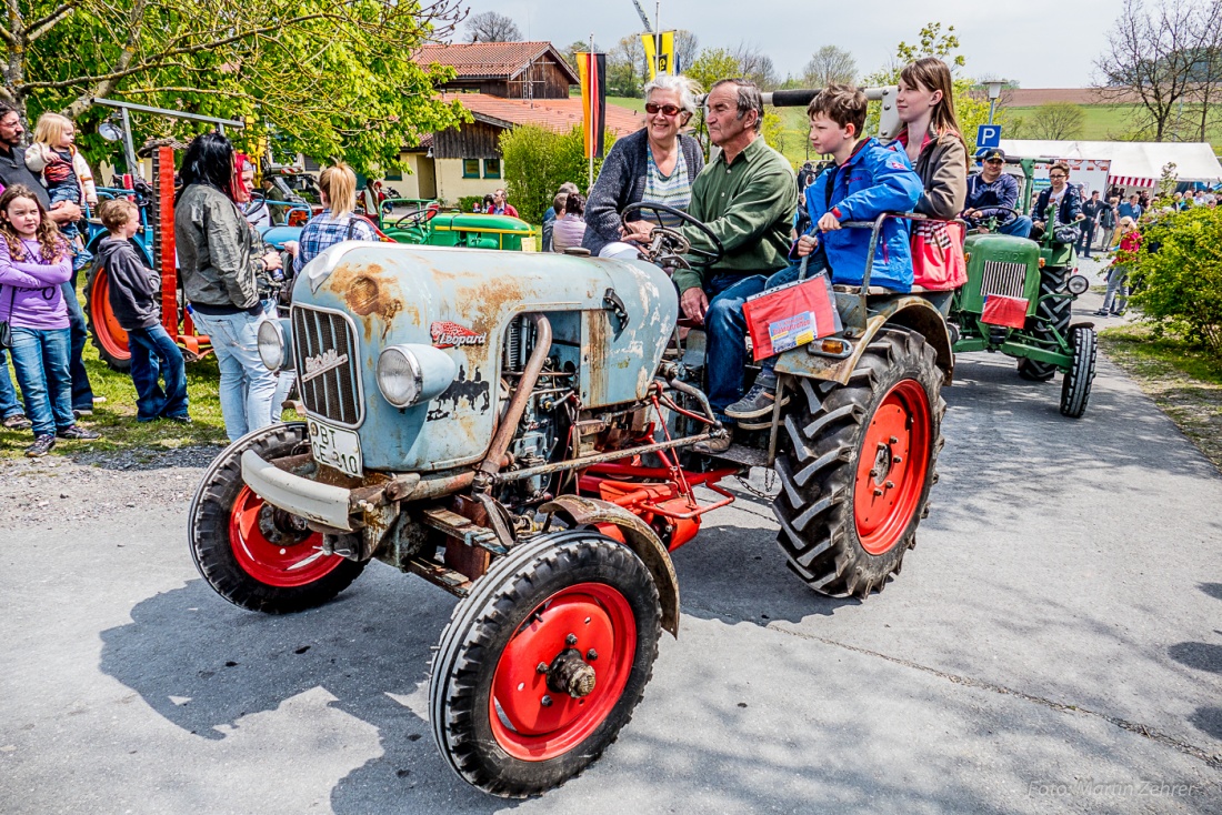 Foto: Martin Zehrer - Bulldogtreffen Kirchenpingarten am 7. Mai 2017: auf gehts zur Rundfahrt mit ca. 300 Traktoren...  