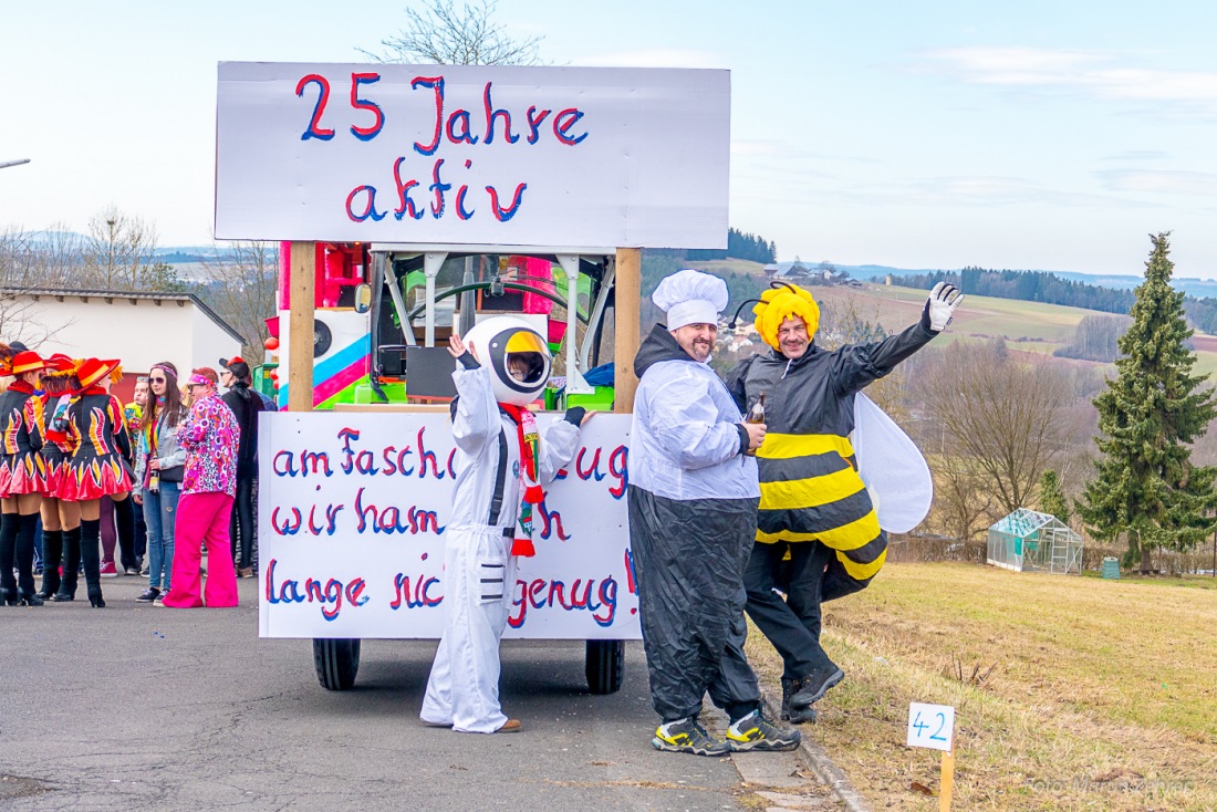 Foto: Martin Zehrer - Fasching in Waldeck 2017... viele Narren, lustiges Volk und Hammer-Wetter :-) 