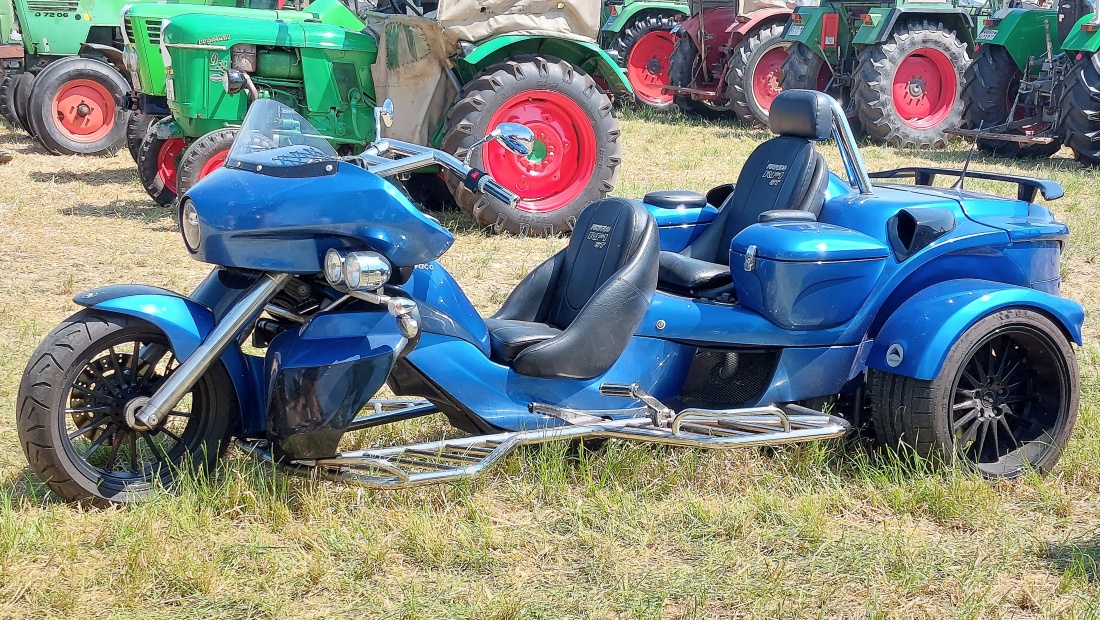 Foto: Martin Zehrer - Heißes Gefährt, gesehen auf dem Oldtimer-Treffen in Oberwappenöst... 