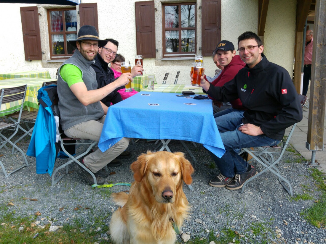 Foto: Martin Zehrer - Godaser wandern zum Mesnerhaus auf dem Armesberg... :-) 