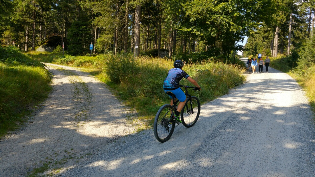 Foto: Martin Zehrer - Radtour zum Ochsenkopf-Gipfel... Andere fuhren diese Mörderstrecke ohne Rückenwind ;-) Respekt vor der Jugend! 