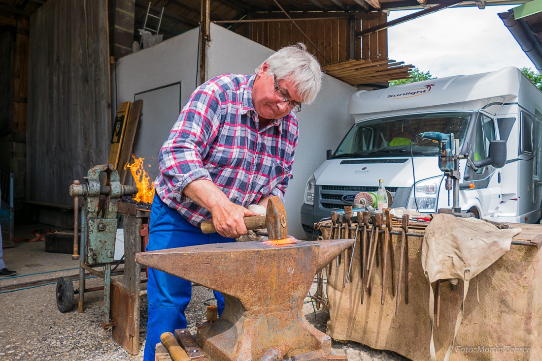 Foto: Martin Zehrer - Mühlentag Schustermühle: Auch ein Schmied war zum Schau-Schmieden angereist... Sehr interessant, dieses alte Handwerk live erleben zu können... 