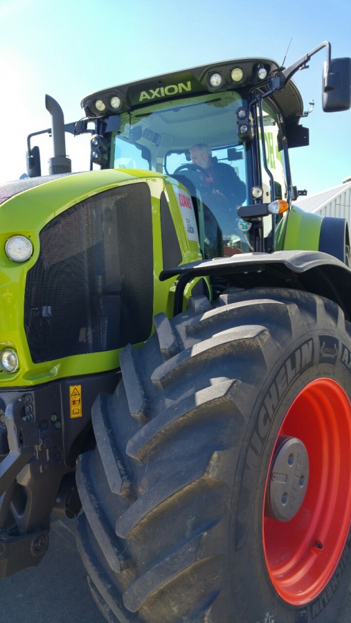 Foto: Martin Zehrer - CLAAS AXION bei HOWA Neusorg 