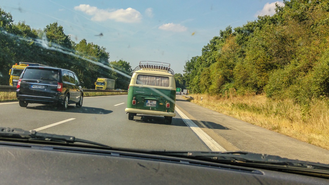 Foto: Martin Zehrer - Yes, das ist doch mal ein toller Anblick... <br />
Typ1 auf der Autobahn ;-) 