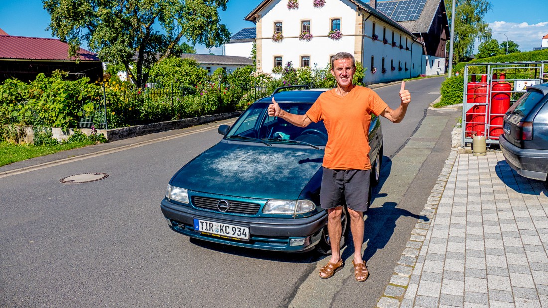 Foto: Martin Zehrer - Noch in diesem September wird die Million-Kilometer-Schallmauer durchbrochen werden. Helmut Diesner und sein OPEL-Astra... Nachweislich hat das Fahrzeug weit über 900.000 