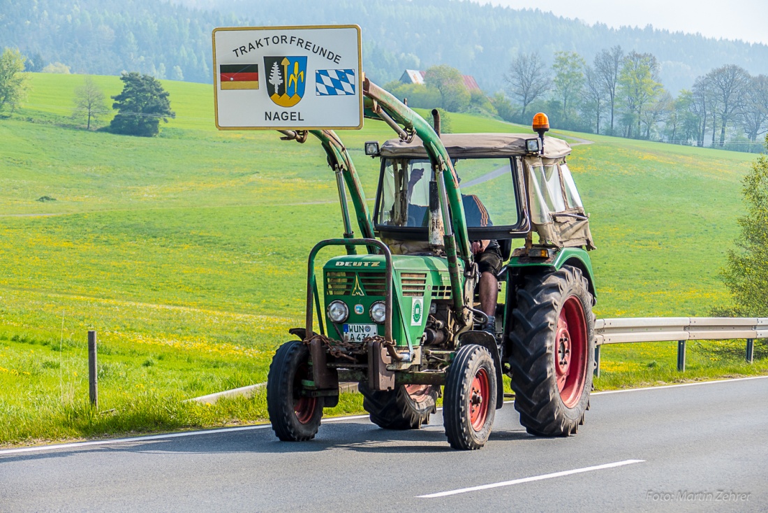 Foto: Martin Zehrer - Traktorfreunde Nagel mit dem Deutz unterwegs nach Kirchenpingarten zum Bulldogtreffen. 