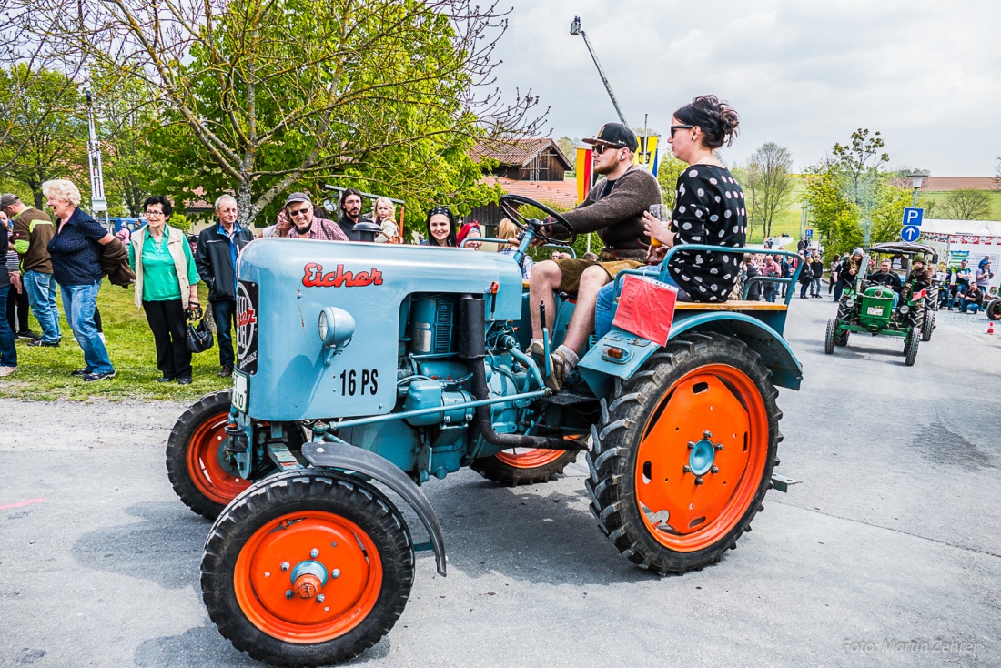 Foto: Martin Zehrer - Bulldogtreffen Kirchenpingarten am 7. Mai 2017: auf gehts zur Rundfahrt mit ca. 300 Traktoren...  