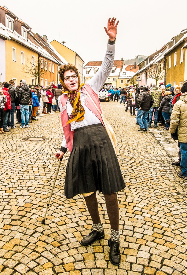 Foto: Martin Zehrer - Faschingszug durch Waldeck. Am Sonntag, den 15.2.2015 war es wieder so weit. Ein langer Zug<br />
mit zig Gaudiwagen und Hunderten Narren zog durch den Waldecker Markt. Mit vi 