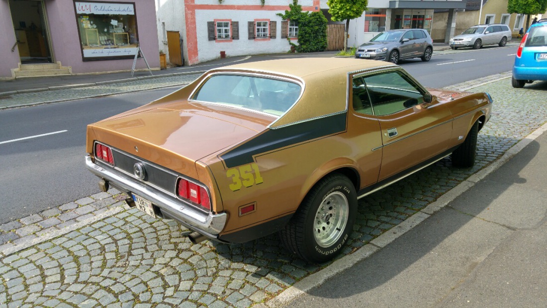 Foto: Martin Zehrer - Ein Ford Mustang in Waldershof. Autos mit Charakter ;-) 