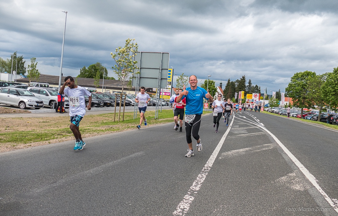 Foto: Martin Zehrer - Nofi-Lauf 2017: Start am Stadtplatz und Ziel beim Siemens... 5,9 Kilometer durch Kemnath und rund herum. Mehr als 8000 Teilnehmer fanden sich in Kemnath zusammen um die S 