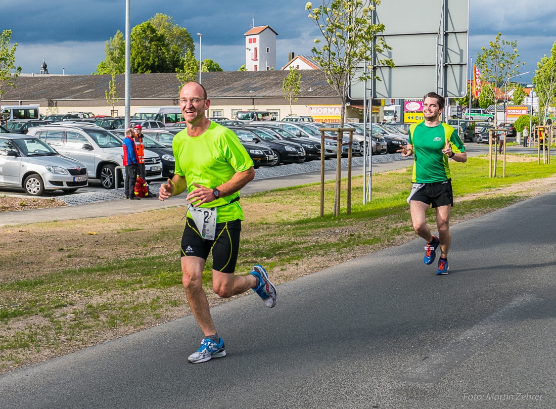 Foto: Martin Zehrer - Nofi-Lauf 2017: Start am Stadtplatz und Ziel beim Siemens... 5,9 Kilometer durch Kemnath und rund herum. Mehr als 8000 Teilnehmer fanden sich in Kemnath zusammen um die S 