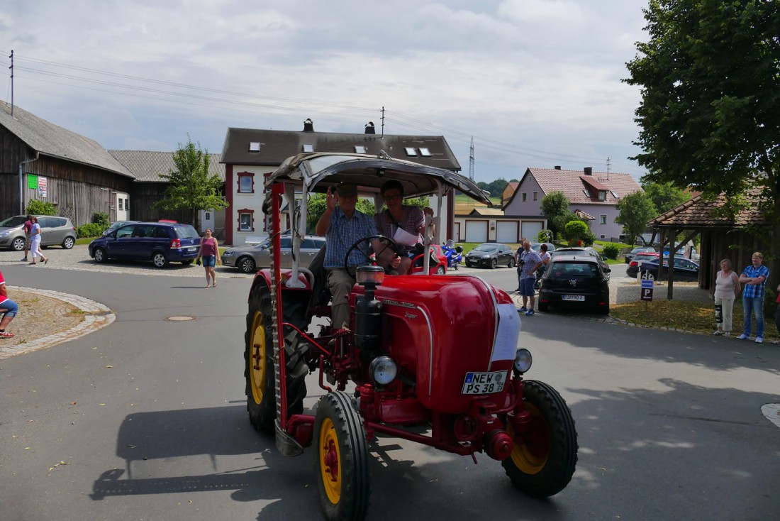 Foto: Martin Zehrer - Ein Porsche Diesl Super... Gesehen auf der Rundfahrt des Bulldogtreffens der Freiwilligen Feuerwehr Oberwappenöst... 19. Juli 2015 