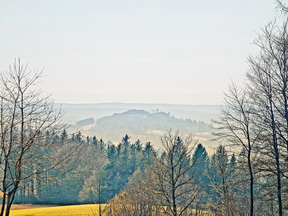 Foto: Jennifer Müller - Frühling am Armesberg... bis zum Schlossberg rüber  