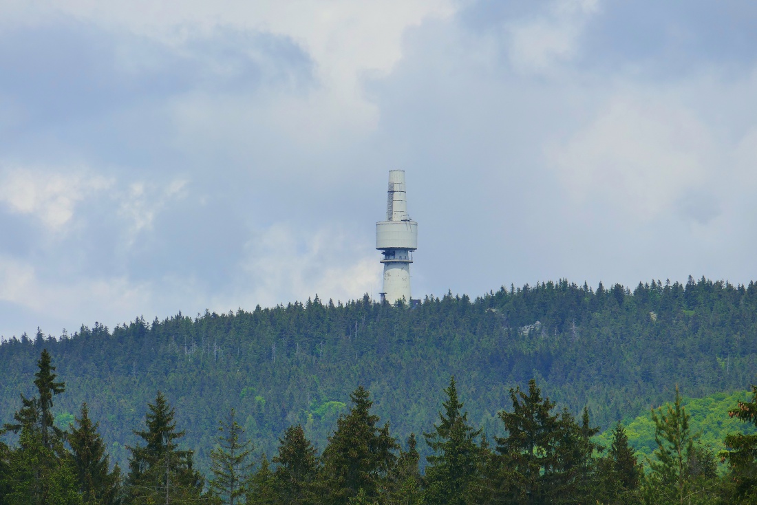 Foto: Martin Zehrer - Der Schneeberg im Fichtelgebirge,  oben drauf der Horchposten der Amerikaner.  