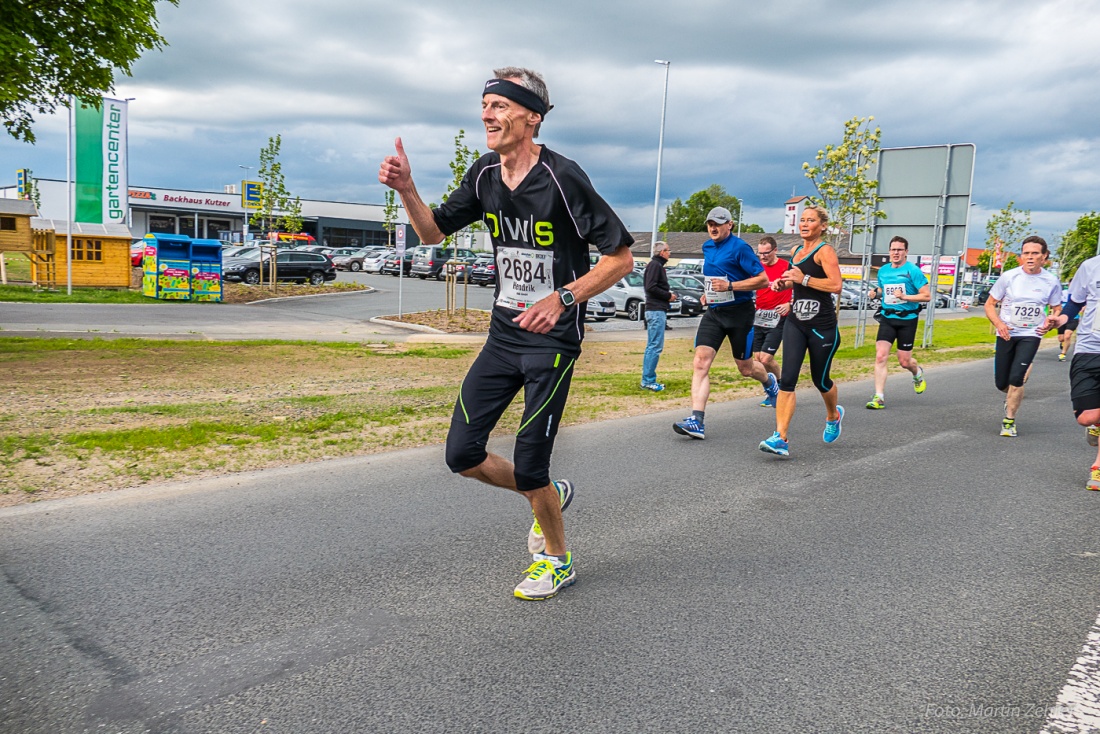 Foto: Martin Zehrer - Nofi-Lauf 2017: Start am Stadtplatz und Ziel beim Siemens... 5,9 Kilometer durch Kemnath und rund herum. Mehr als 8000 Teilnehmer fanden sich in Kemnath zusammen um die S 