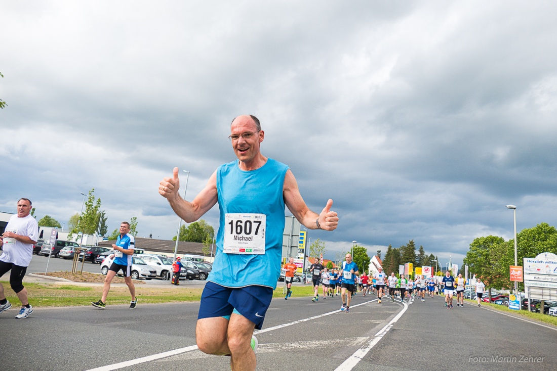 Foto: Martin Zehrer - Nofi-Lauf 2017: Start am Stadtplatz und Ziel beim Siemens... 5,9 Kilometer durch Kemnath und rund herum. Mehr als 8000 Teilnehmer fanden sich in Kemnath zusammen um die S 