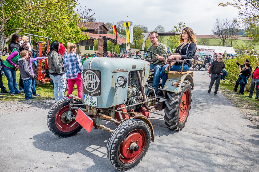 Foto: Martin Zehrer - Bulldogtreffen Kirchenpingarten am 7. Mai 2017: auf gehts zur Rundfahrt mit ca. 300 Traktoren...  