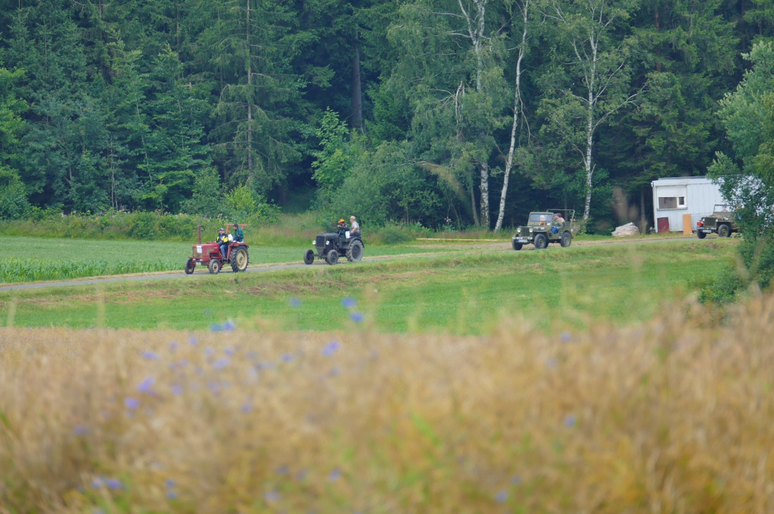 Foto: Martin Zehrer - Traktortreffen 2016 in Oberwappenöst<br />
Trotz Regen am Vormittag kamen an diesem Sonntag ca. 120 Oldtimer-Bulldogs und unzählige Besucher. Zum Mittag hin klarte das Wetter  