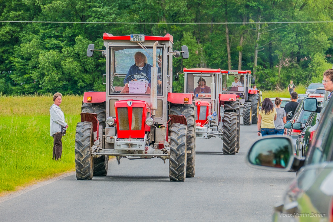 Foto: Martin Zehrer - Anfahrt zum Schlüter-Treffen an der Schuster-Mühle in Eisersdorf. 