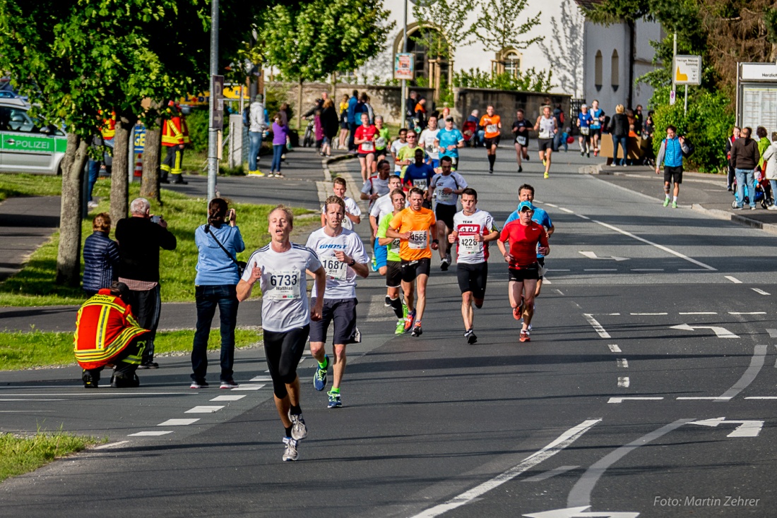 Foto: Martin Zehrer - Nofi-Lauf 2017: Start am Stadtplatz und Ziel beim Siemens... 5,9 Kilometer durch Kemnath und rund herum. Mehr als 8000 Teilnehmer fanden sich in Kemnath zusammen um die S 