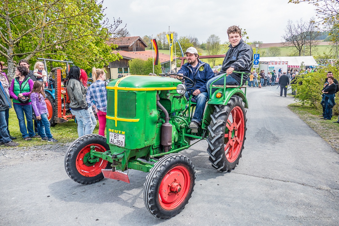 Foto: Martin Zehrer - Bulldogtreffen Kirchenpingarten am 7. Mai 2017: auf gehts zur Rundfahrt mit ca. 300 Traktoren...  