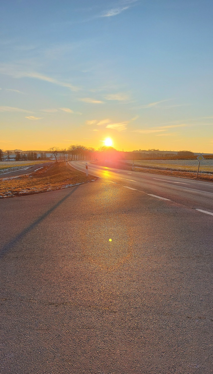 Foto: Martin Zehrer - Frühlingsgefühle auf der Straßenkreuzung bei Kemnath! :-) 