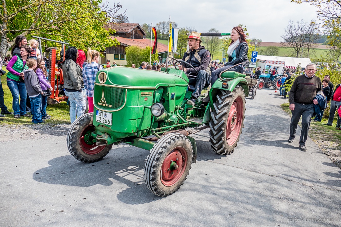 Foto: Martin Zehrer - Bulldogtreffen Kirchenpingarten am 7. Mai 2017: auf gehts zur Rundfahrt mit ca. 300 Traktoren...  