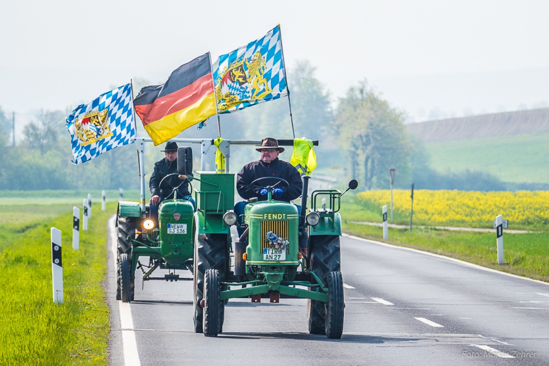 Foto: Martin Zehrer - Auf gehts zum Bulldogtreffen nach Kirchenpingarten... Fendt fährt voraus! 