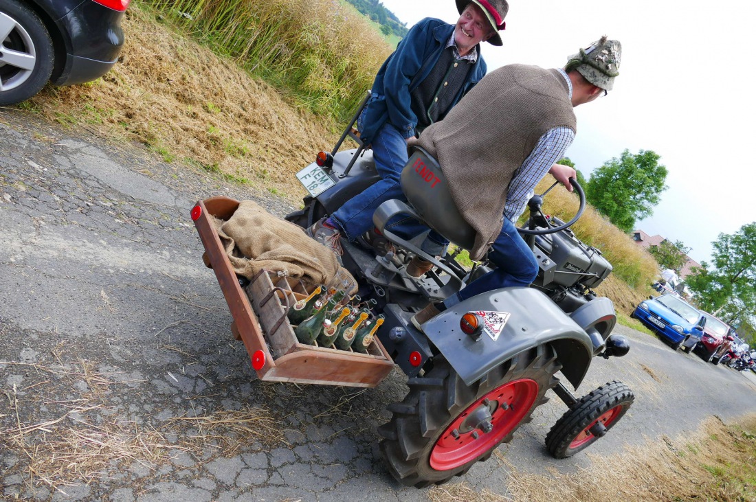 Foto: Martin Zehrer - Bulldogtreffen in Obetwappenöst<br />
<br />
Die Bäcker-Adls aus Kemnath waren auch dabei...  