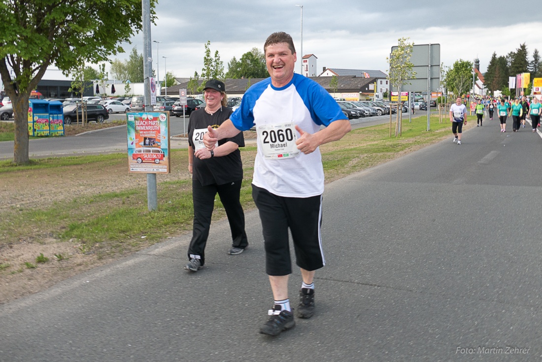 Foto: Martin Zehrer - Nofi-Lauf 2017: Start am Stadtplatz und Ziel beim Siemens... 5,9 Kilometer durch Kemnath und rund herum. Mehr als 8000 Teilnehmer fanden sich in Kemnath zusammen um die S 