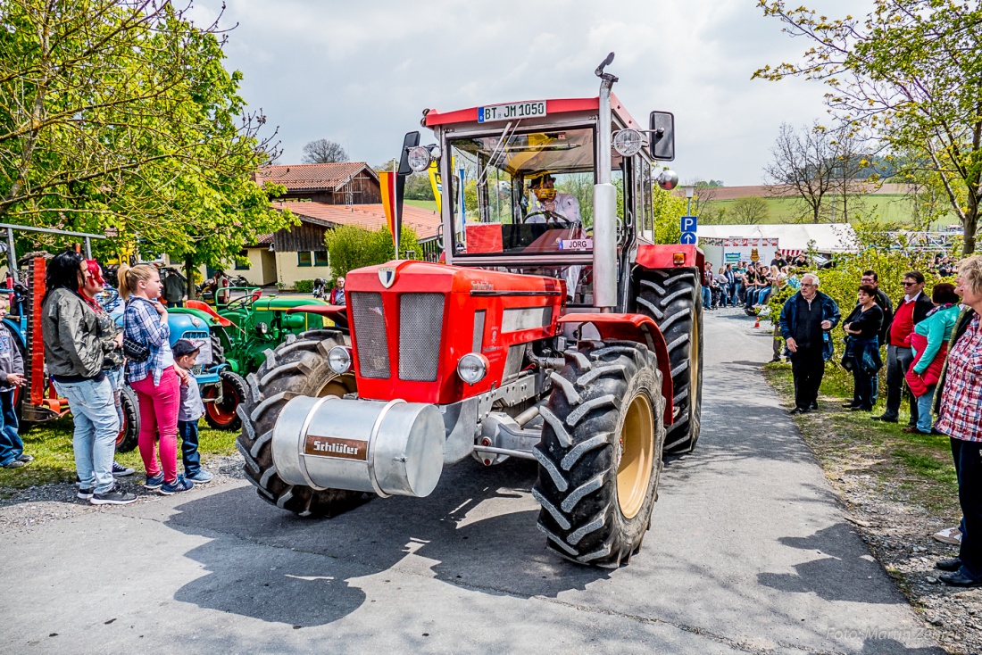 Foto: Martin Zehrer - Bulldogtreffen Kirchenpingarten am 7. Mai 2017: auf gehts zur Rundfahrt mit ca. 300 Traktoren...  