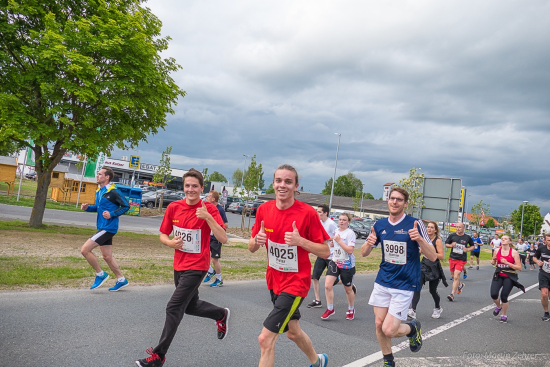 Foto: Martin Zehrer - Nofi-Lauf 2017: Start am Stadtplatz und Ziel beim Siemens... 5,9 Kilometer durch Kemnath und rund herum. Mehr als 8000 Teilnehmer fanden sich in Kemnath zusammen um die S 