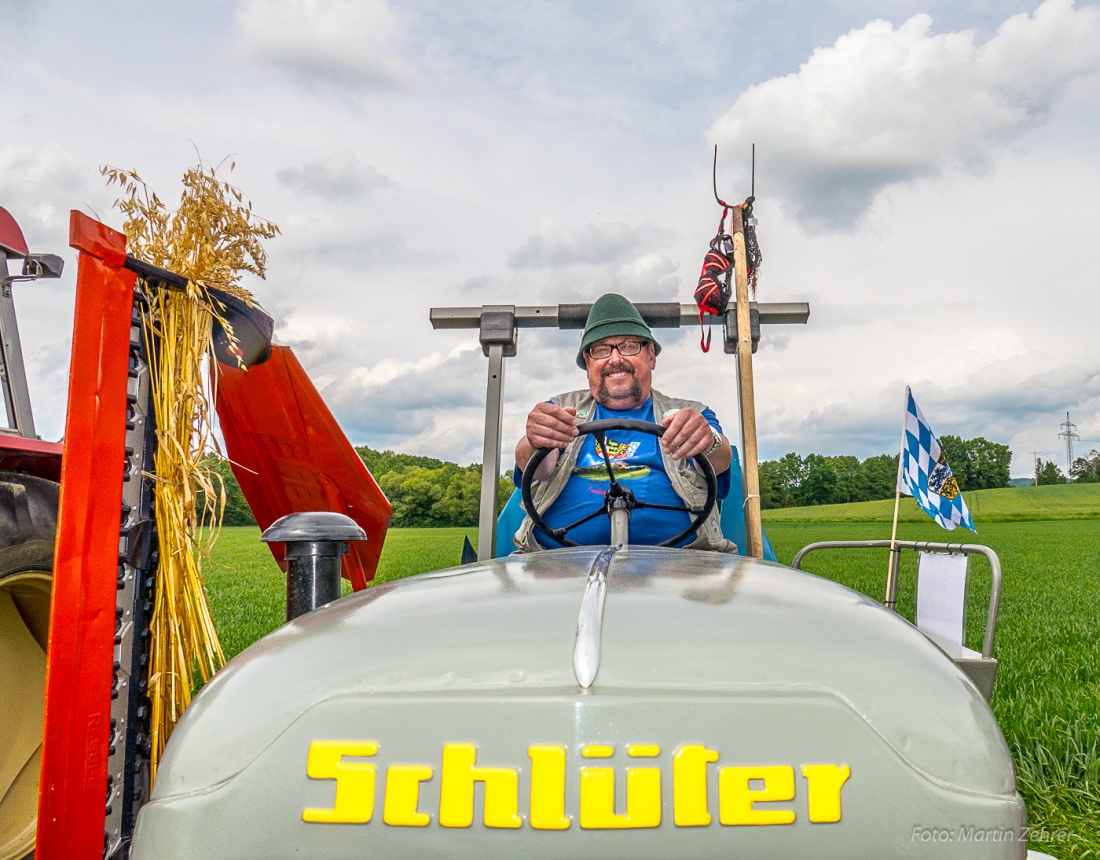 Foto: Martin Zehrer - Peter Heser mit seinem Oldtimer-Schlüter beim Schlüter-Treffen in Eisersdorf auf der Schustermühle... Schlüter konnte auch mal klein ;-) 