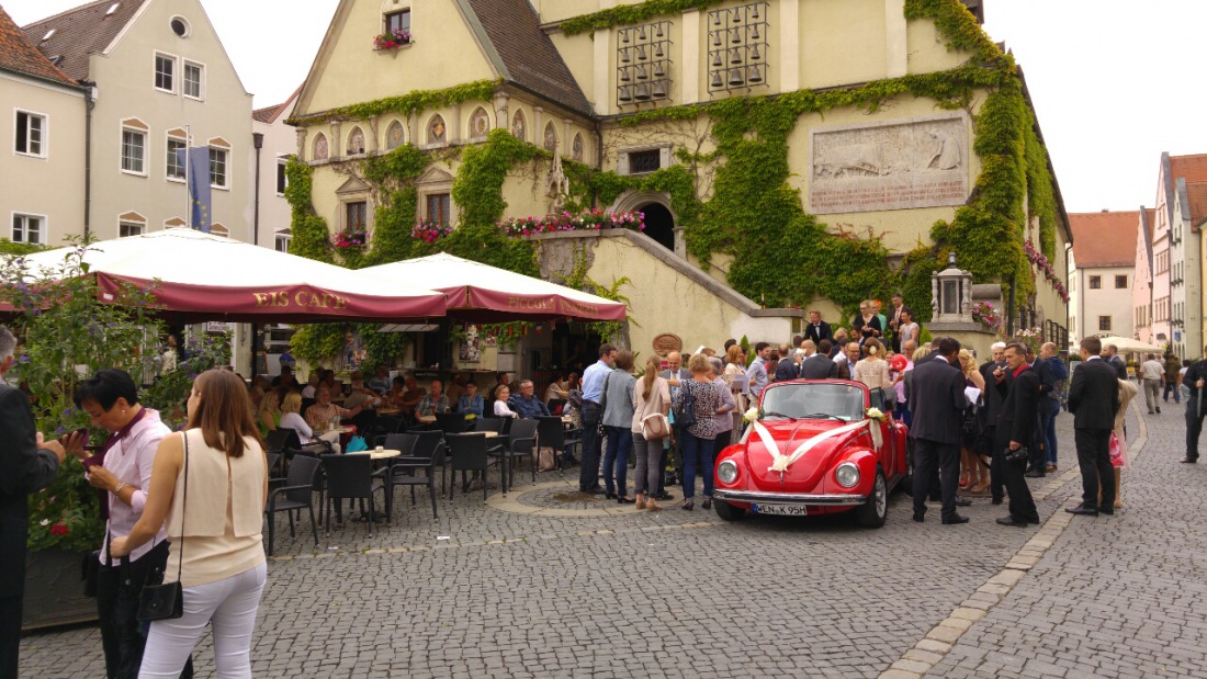 Foto: Martin Zehrer - Heiraten in Weiden, als Hochzeitsauto ein VW-Käfer... Super!!! 