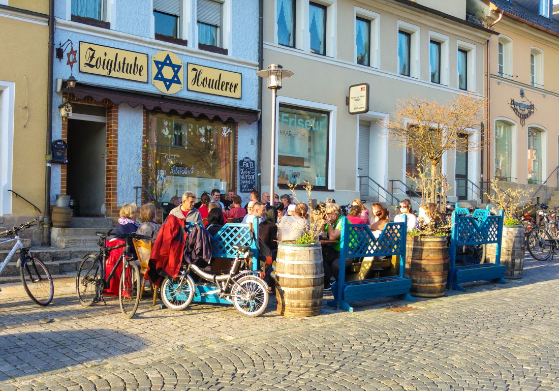 Foto: Martin Zehrer - 31.3.2017 - Biergarten eröffnet!!! Die Temperaturen schnellten auf über 23 Grad, die Sonne strahlte schon mit guter Kraft und der Biergarten der Zoiglwirtschaft HOUDERER- 