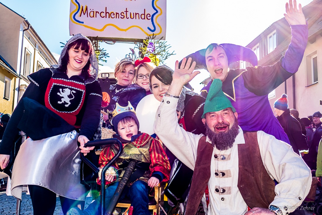 Foto: Martin Zehrer - Fasching in Waldeck 2017... viele Narren, lustiges Volk und Hammer-Wetter :-) 