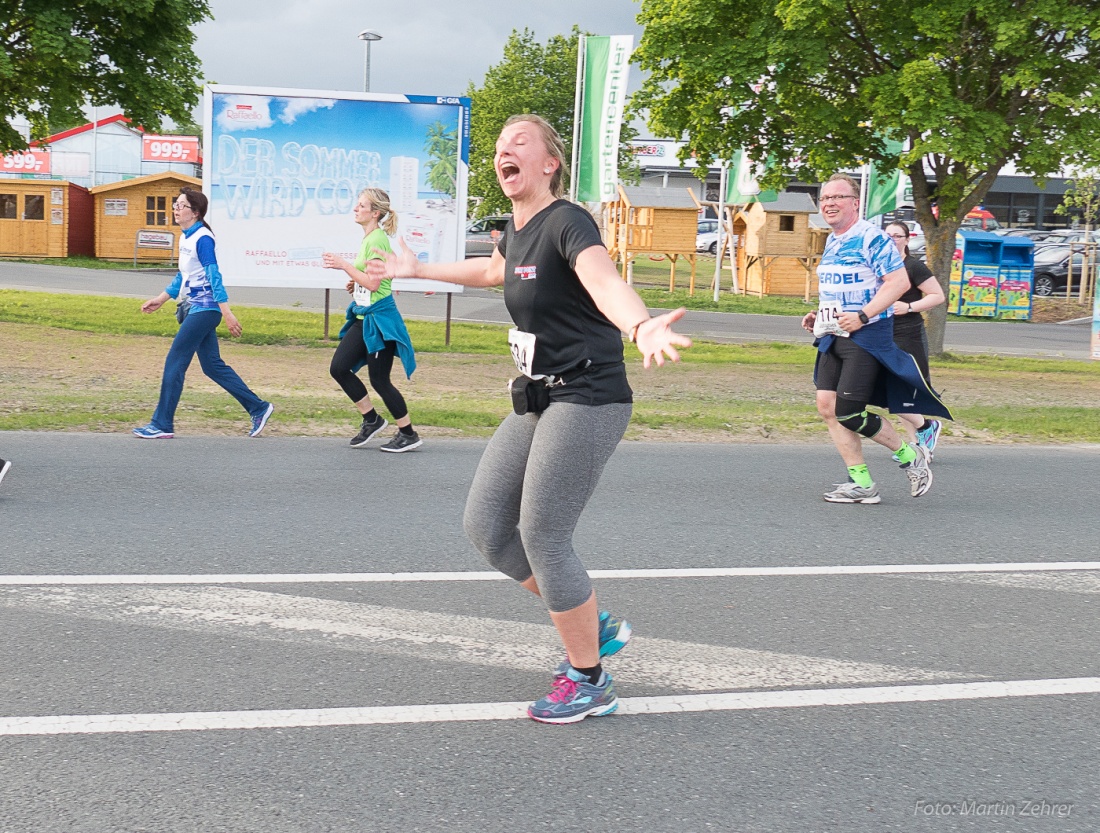 Foto: Martin Zehrer - Nofi-Lauf 2017: Start am Stadtplatz und Ziel beim Siemens... 5,9 Kilometer durch Kemnath und rund herum. Mehr als 8000 Teilnehmer fanden sich in Kemnath zusammen um die S 