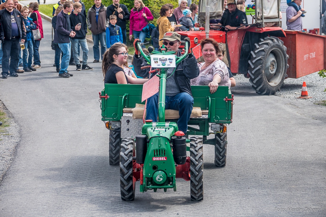 Foto: Martin Zehrer - Bulldogtreffen Kirchenpingarten am 7. Mai 2017: auf gehts zur Rundfahrt mit ca. 300 Traktoren...  