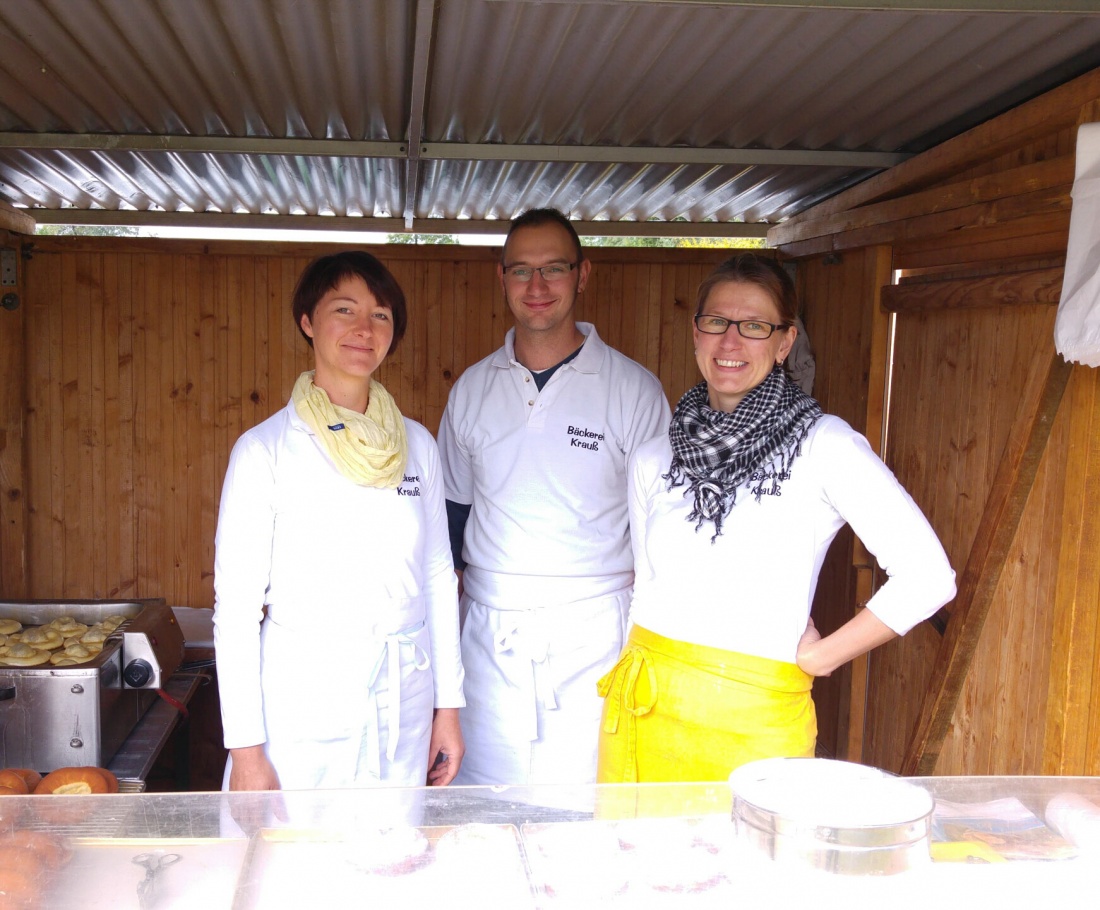 Foto: Martin Zehrer - Kirwa-Küchla gabs am Stand der Bäckerei Adl...<br />
Eröffnung Erlebniswochen Fisch in Kemnath... 