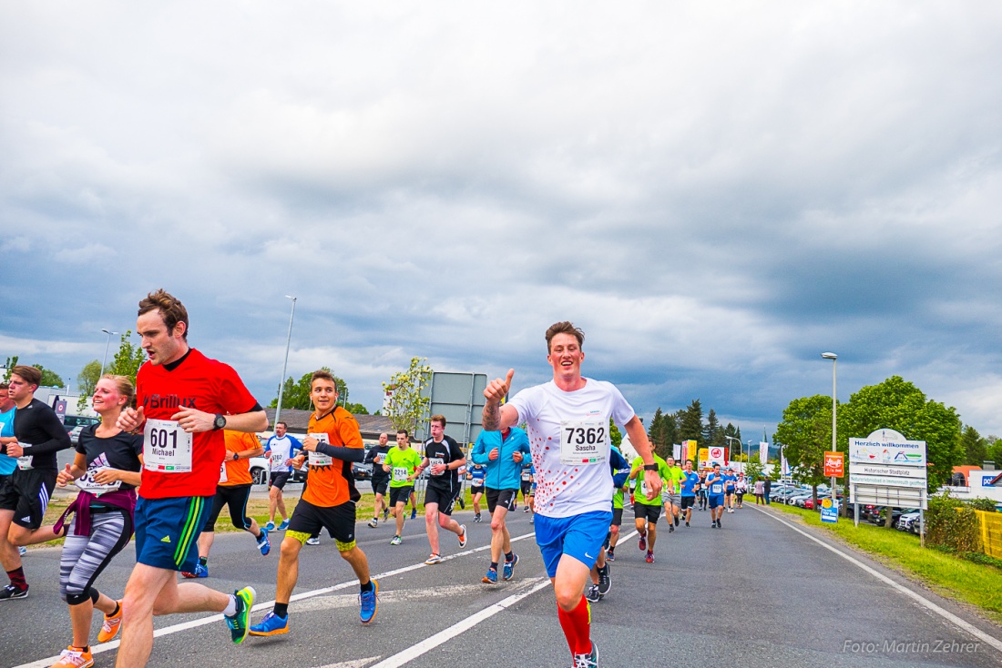 Foto: Martin Zehrer - Nofi-Lauf 2017: Start am Stadtplatz und Ziel beim Siemens... 5,9 Kilometer durch Kemnath und rund herum. Mehr als 8000 Teilnehmer fanden sich in Kemnath zusammen um die S 