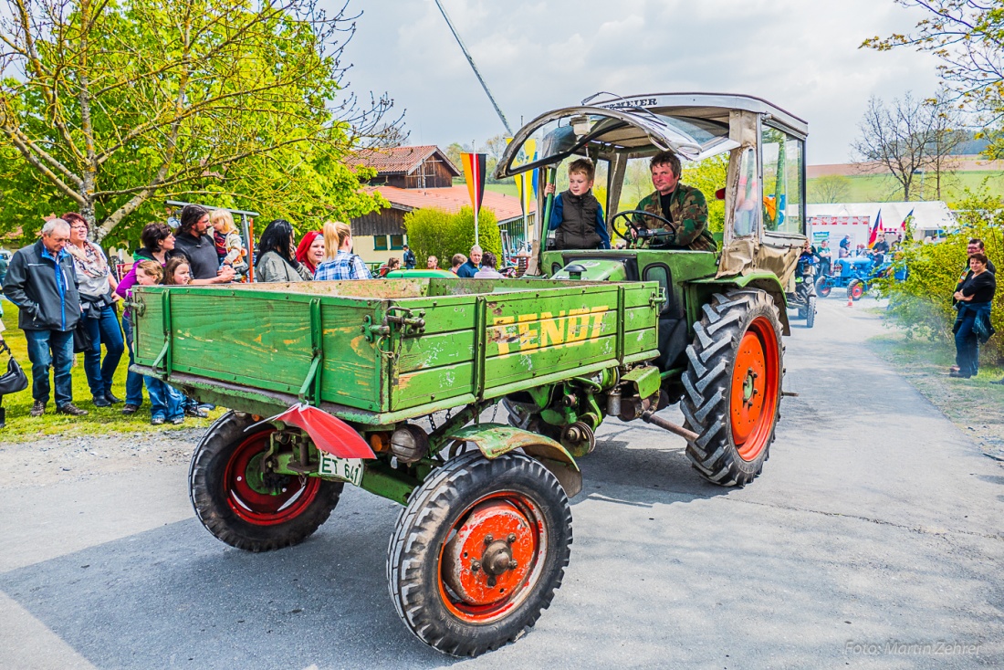 Foto: Martin Zehrer - Bulldogtreffen Kirchenpingarten am 7. Mai 2017: auf gehts zur Rundfahrt mit ca. 300 Traktoren...  