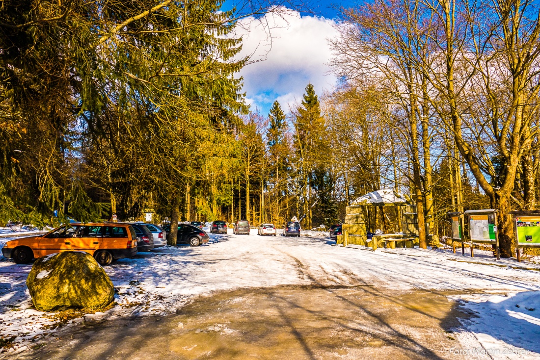 Foto: Martin Zehrer - Der Parkplatz unterhalb der Kösseine. Gleich daneben befindet sich die Ortschaft Kössain. Von hieraus führt die kürzeste Route direkt zum Kösseine-Haus und zum Aussichtst 