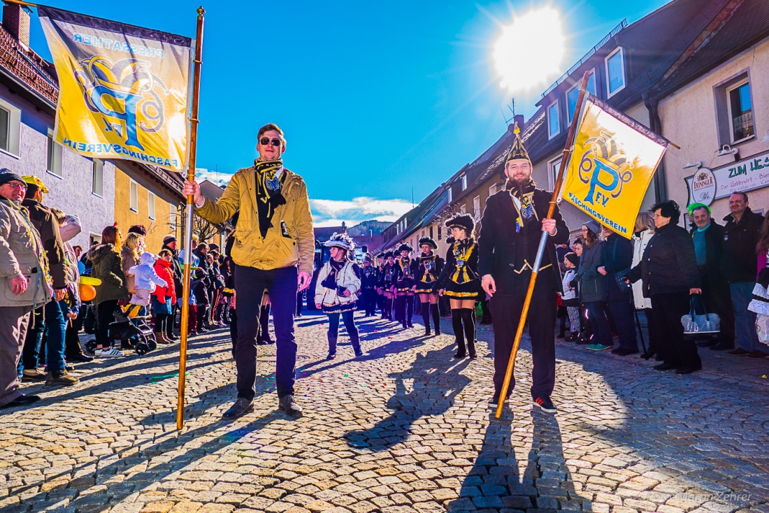 Foto: Martin Zehrer - Fasching in Waldeck 2017... viele Narren, lustiges Volk und Hammer-Wetter :-) 