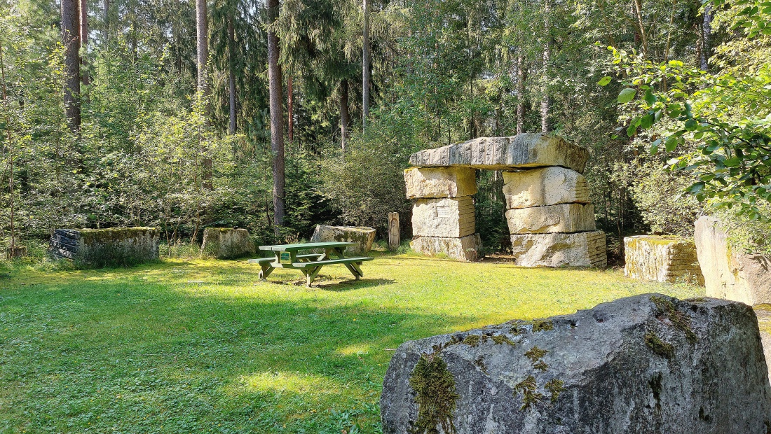 Foto: Martin Zehrer - Im Wald von Neusorg...<br />
<br />
Dieses Denkmal dient der Erinnerung an den Erbfolge-Krieg 1504. 