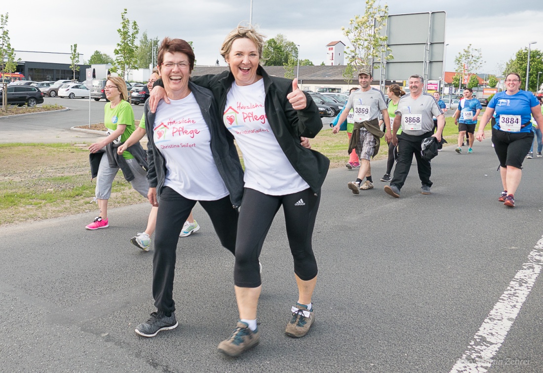 Foto: Martin Zehrer - Nofi-Lauf 2017: Start am Stadtplatz und Ziel beim Siemens... 5,9 Kilometer durch Kemnath und rund herum. Mehr als 8000 Teilnehmer fanden sich in Kemnath zusammen um die S 