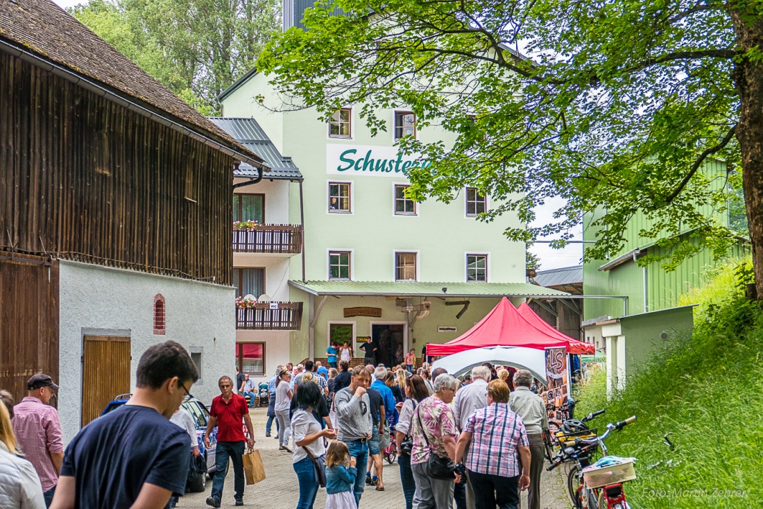 Foto: Martin Zehrer - Die Menschen strömten am Pfingst-Montag nach Eisersdorf zur Schustermühle. Dort war Mühlentag und richtig was los! 