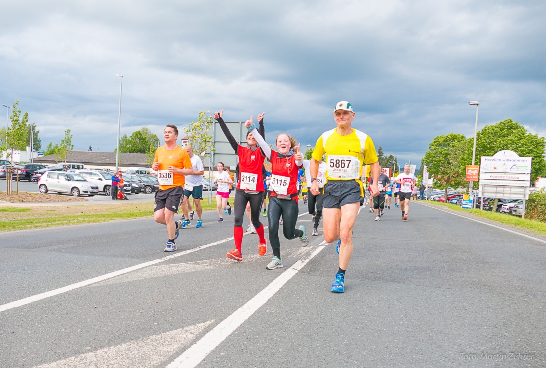 Foto: Martin Zehrer - Nofi-Lauf 2017: Start am Stadtplatz und Ziel beim Siemens... 5,9 Kilometer durch Kemnath und rund herum. Mehr als 8000 Teilnehmer fanden sich in Kemnath zusammen um die S 