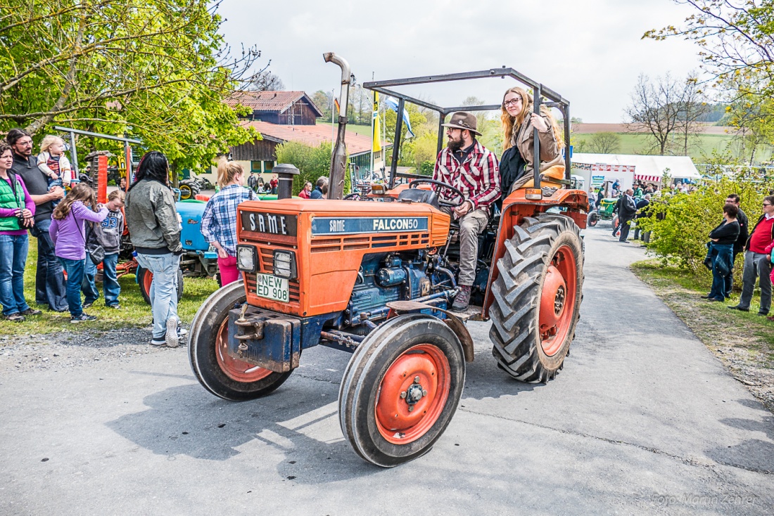 Foto: Martin Zehrer - Bulldogtreffen Kirchenpingarten am 7. Mai 2017: auf gehts zur Rundfahrt mit ca. 300 Traktoren...  